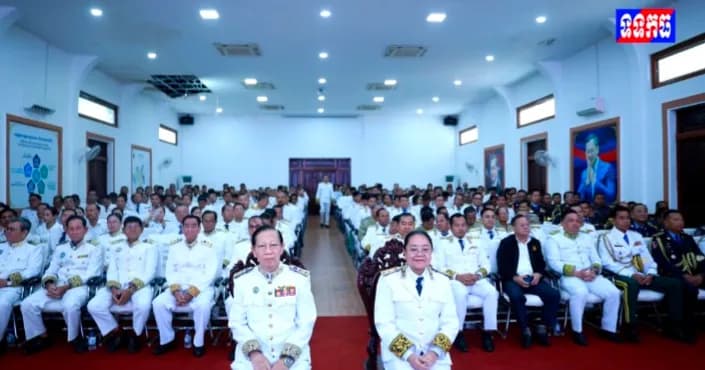 វីដេអូ: រដ្ឋបាលខេត្តកំពង់ធំប្រារព្ធពិធីអបអរសាទរខួបលើកទី ៣៣ ទិវាប្រកាសរដ្ឋធម្មនុញ្ញនៃព្រះរាជាណាចក្រកម្ពុជា
