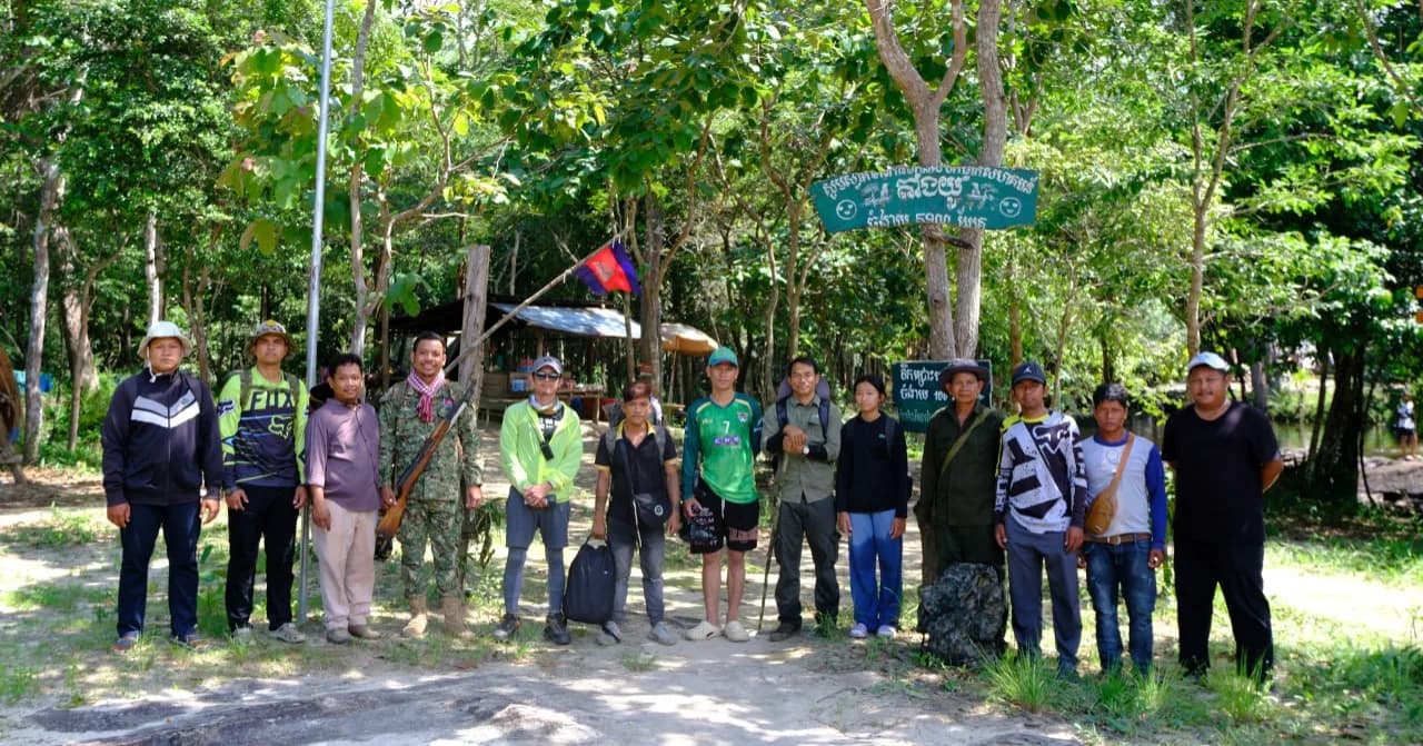 ភ្ញៀវទេសចរមកកម្សាន្តយ៉ាងកុះករ ងូតទឹកលេង និងរៀបចំអាហារយ៉ាងសប្បាយរីករាយ នៅតំបន់អេកូទេសចរណ៍ធម្មជាតិ «ទឹកធ្លាក់តាំងយូរ» លើខ្នងភ្នំត្បែងមានជ័យ ខេត្តព្រះវិហារ!