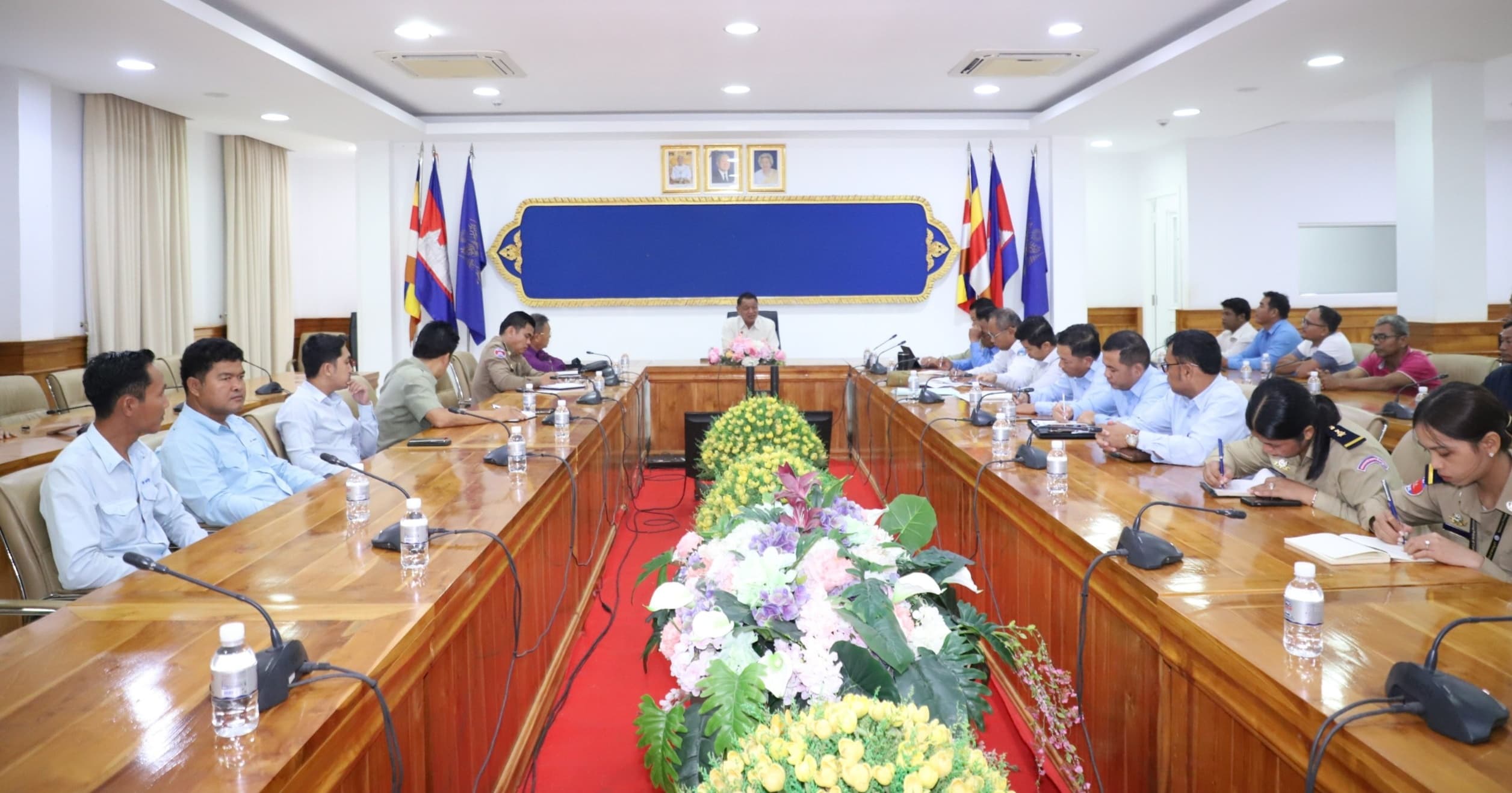 ឯកឧត្តម ប៉េង សម្បត្តិ អញ្ជើញជាអធិបតីក្នុងកិច្ចប្រជុំជាមួយអាជីវករលក់ដូរ នៅមាត់ទន្លេសិប្បនិមិត្ត ខេត្តត្បូងឃ្មុំ
