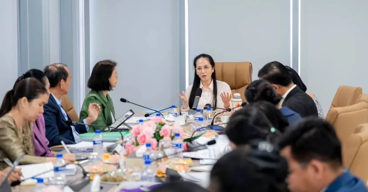 លោកជំទាវបណ្ឌិត ពេជ ចន្ទមុន្នី ហ៊ុន ម៉ាណែត បានអញ្ជើញដឹកនាំកិច្ចប្រជុំពិភាក្សា និងរៀបចំព្រឹត្តិការណ៍អមផ្សេងៗ សម្រាប់ព្រឹត្តិការណ៍ជាប្រវត្តិសាស្ត្រ «កិច្ចប្រជុំកំពូលហ្វ្រង់កូហ្វូនី លើកទី២០» (20th Sommet de la Francophonie)