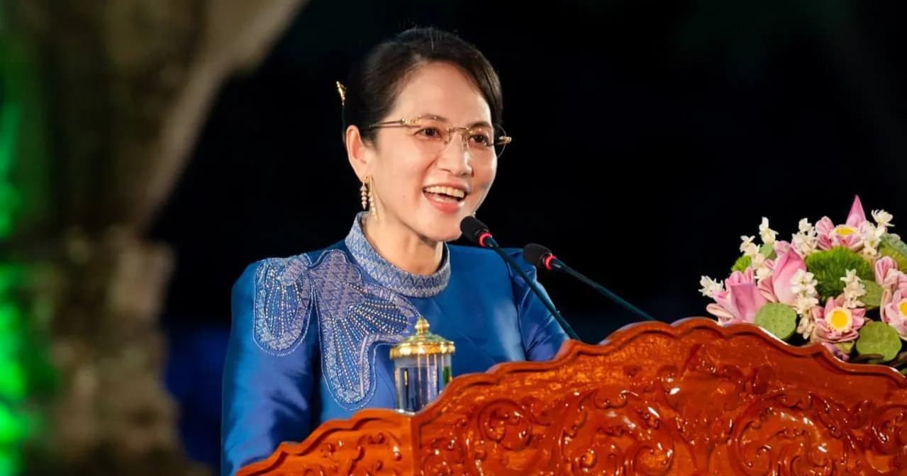 លោកជំទាវបណ្ឌិត ពេជ ចន្ទមុន្នី អញ្ជើញជាអធិបតីកម្មវិធី “រាត្រីកម្ពុជា”