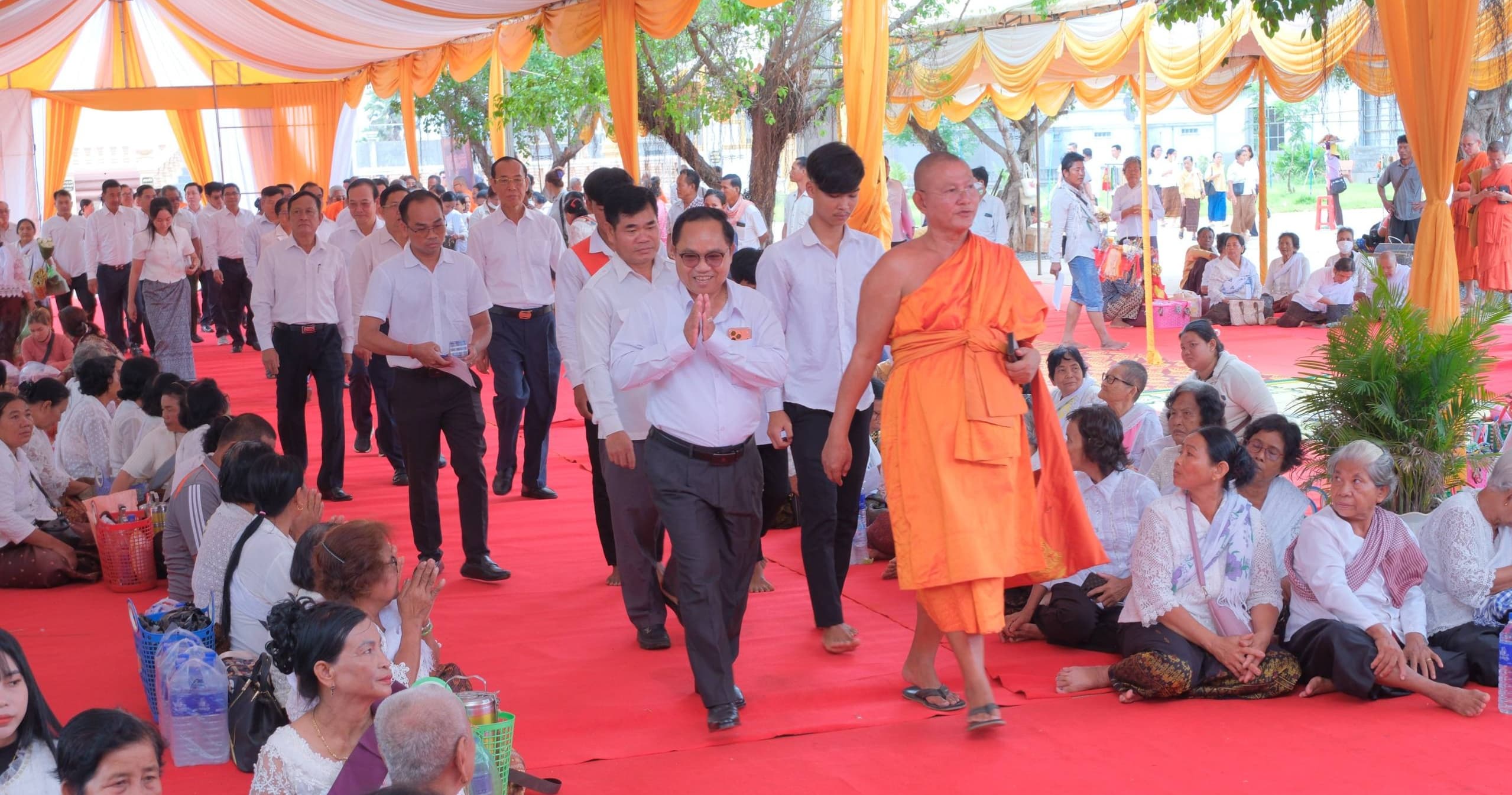 ថ្នាក់ដឹកនាំខេត្តត្បូងឃ្មុំ អញ្ជើញជាអធិបតីក្នុងពិធីបុណ្យផ្កាប្រាក់មហាសាមគ្គី វត្តសិលារង្សី (វត្តចាស់) ក្នុងស្រុកត្បូងឃ្មុំ